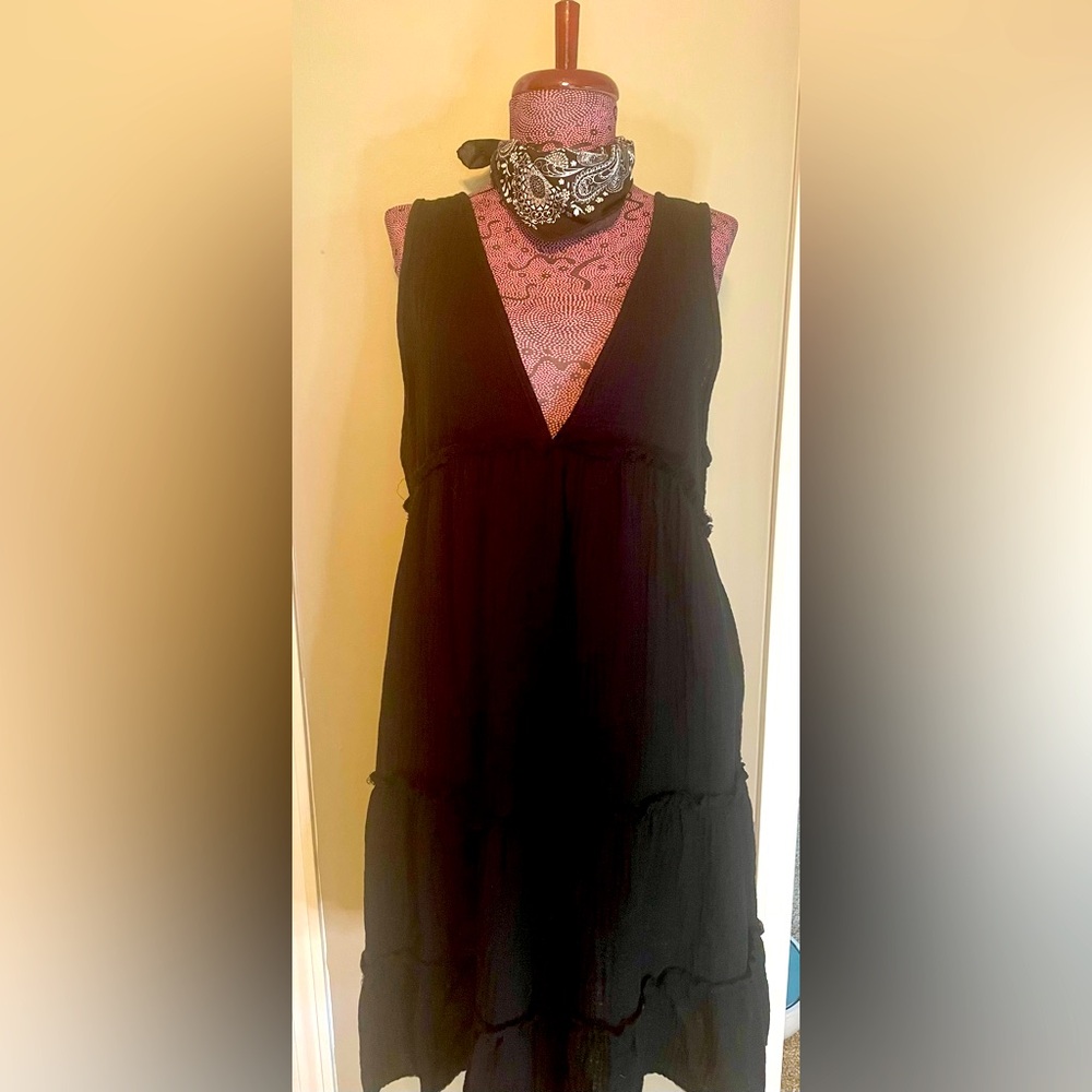 Charlotte Avery Black Cotton Gauze V Neck Sleeveless Tiered Dress SZ Medium NWT